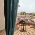 Petit Loft Sur Les Toits D\'Avignon